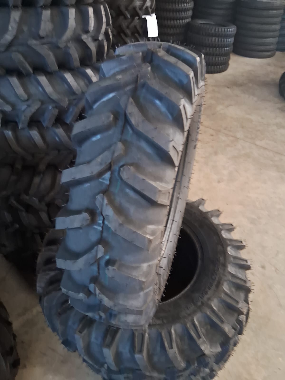 PNEU 6.50/80 - 12 - R1