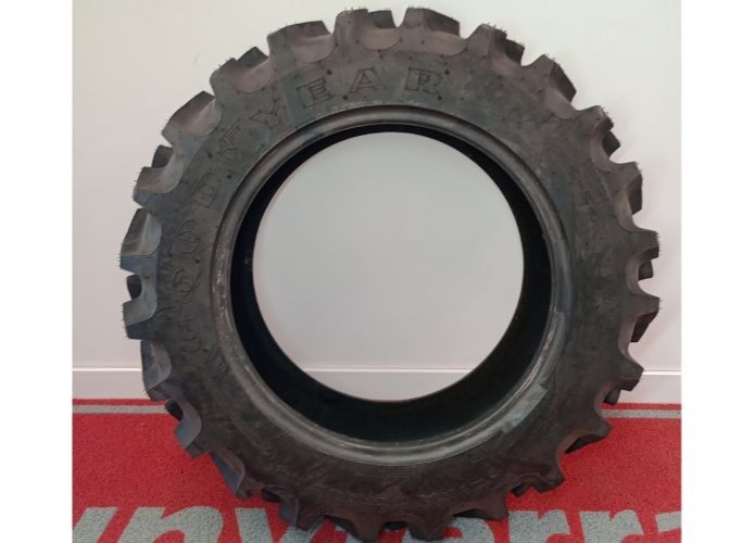 Pneu radial 11.2 - 24 - 6 lonas Pneu radial 11.2 - 24 - 6 lonas