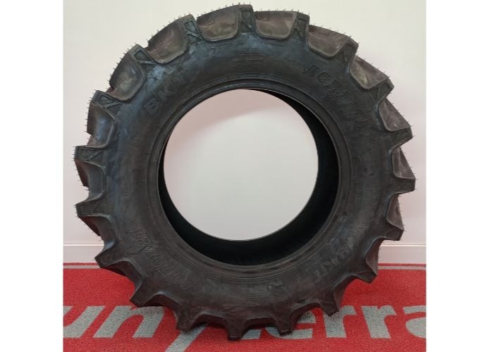 Pneu radial 360/70R24 Pneu radial 360/70R24